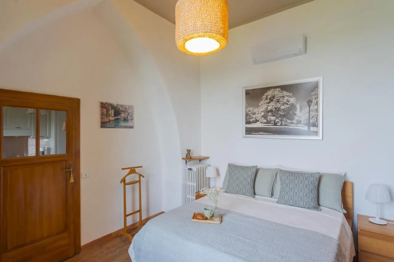 Simons Apartment With Amazing View By Rent All Como Blevio 0*,  Italië